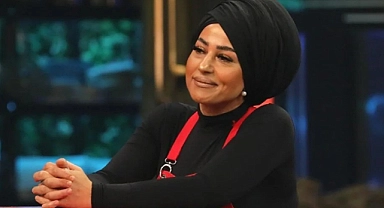 Esra Tokelli ciğerle şov yaptı