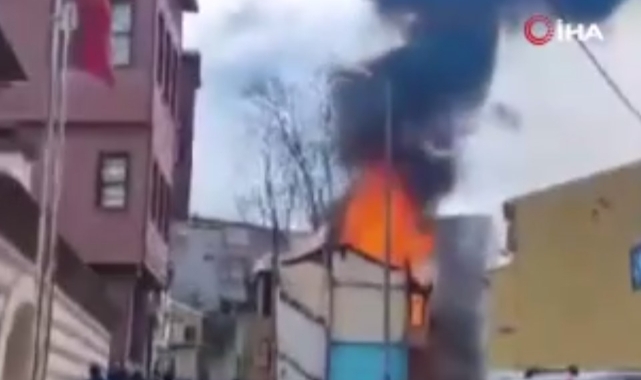 Fatih'te çıkan yangında 1 kişi öldü
