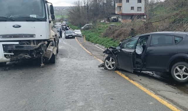 Feci kaza! Otomobil hurdaya döndü