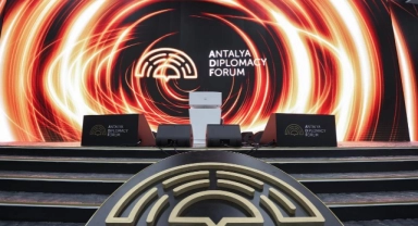 Forum'da Emine Erdoğan'a övgü