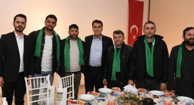Gençlerden Dündar'a destek sözü