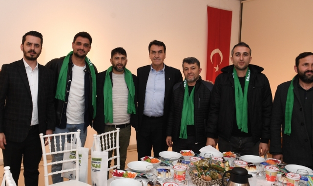 Gençlerden Dündar'a destek sözü