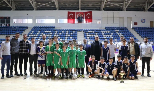 Hakkari'de futsal müsabakaları sona erdi