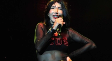 Hande Yener'in sahne tarzı çok konuşuldu!