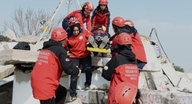 Hem belediyede çalışıyor hem hayat kurtarıyorlar