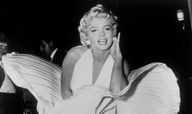 Hollywood yıldızı Marilyn Monroe'nun mezarının yanı satışa çıkıyor