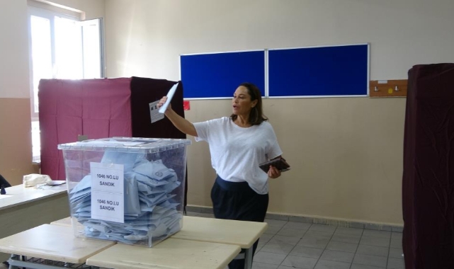 Hülya Avşar oyunu kullandı