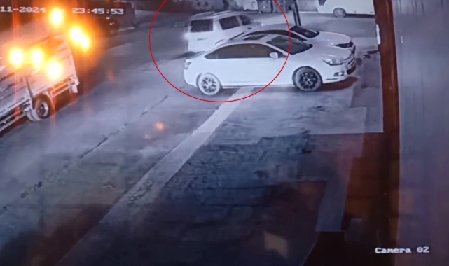 Husumetlisinin aracına kurşun yağdırdı