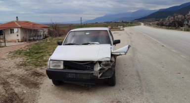 İki otomobil çarpıştı
