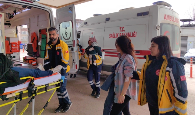 İnegöl'de minibüs ile otomobil çarpıştı!
