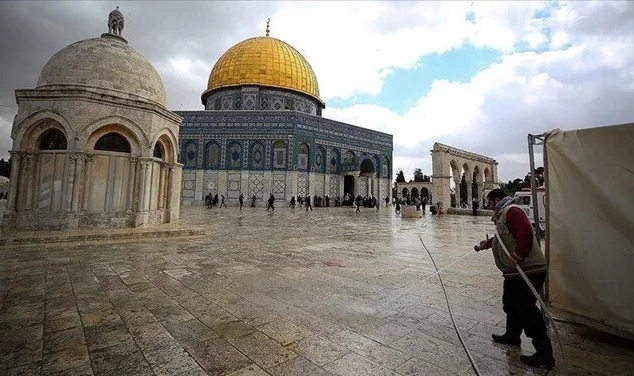 İsrail, Mescid-i Aksa'ya belirli sayıda Müslüman'ın girmesine izin verecek