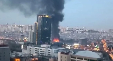 İstanbul'da halı fabrikasında yangın çıktı