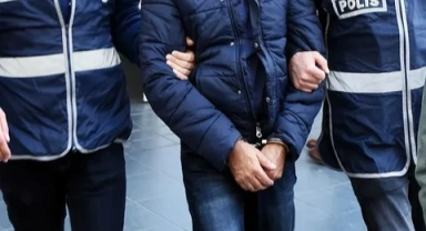 İzmir'de iki ayrı adrese uyuşturucu operasyonu