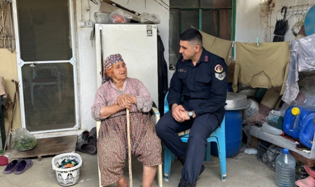 Jandarma asırlık çınarları unutmadı