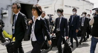 Japonya'da 5 kişiyi öldüren gıda takviyesini üreten fabrikaya baskın