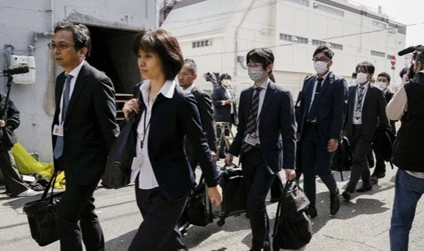Japonya'da 5 kişiyi öldüren gıda takviyesini üreten fabrikaya baskın