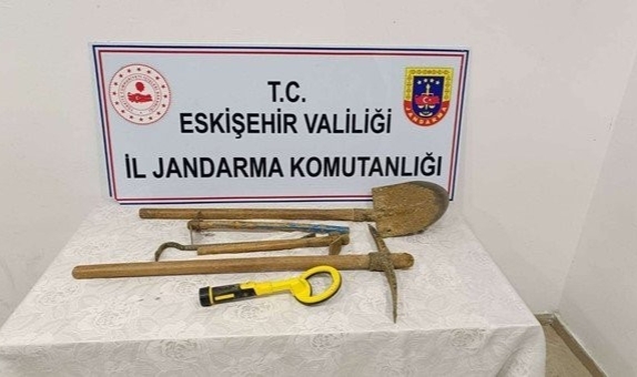 Kaçak kazı yapan şüpheliler yakalandı