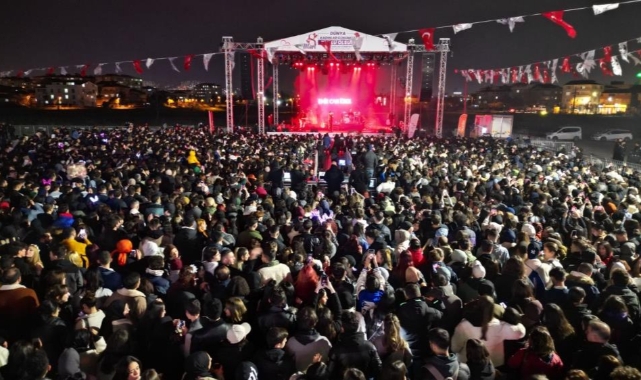 Kadın Festivali'nde Emir Can İğrek rüzgarı