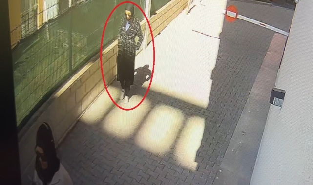Kadın hırsızlardan "hamile" taktiği