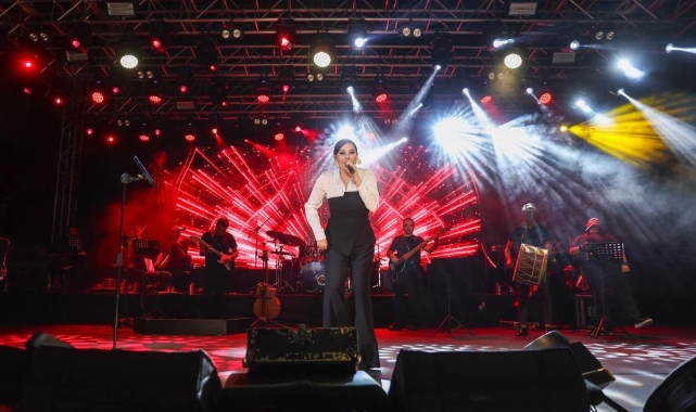 Kadınlar Gününe özel Funda Arar konseri