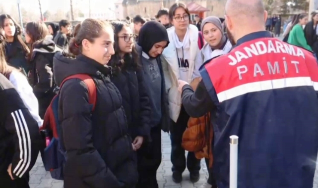 Kariyer Günleri Etkinliğinde jandarma mesleği tanıtıldı
