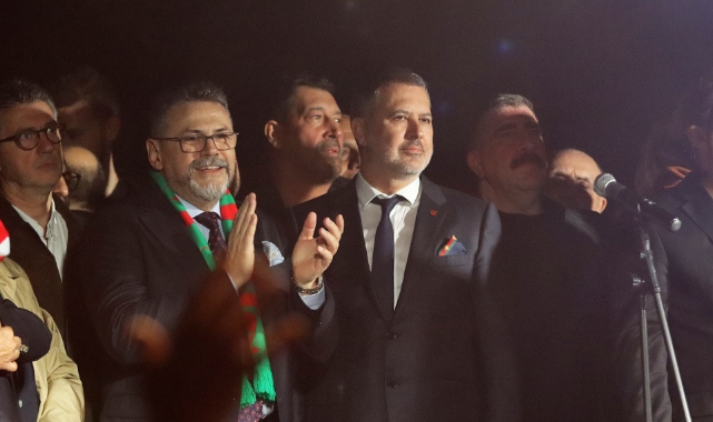 Karşıyaka, stadyum için taraftar mitingi düzenledi
