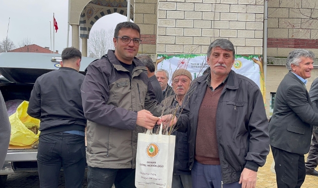 Kastamonu'da vatandaşlara fidan dağıtıldı