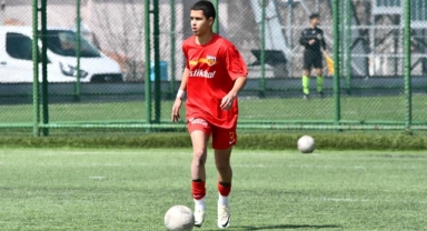 Kayserispor’un genç oyuncusu Aras Çelik’e milli davet