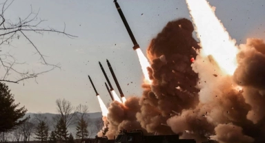 Kim Jong Un savaş tatbikatı yapıyor