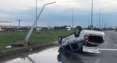 Korkutan kaza! Çarpışmanın etkisiyle takla attı