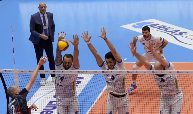Kupa Voley: Arkas Spor: 3 - Ziraat Bankkart: 2