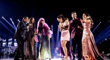 Milyarder Rihanna servetini büyütüyor