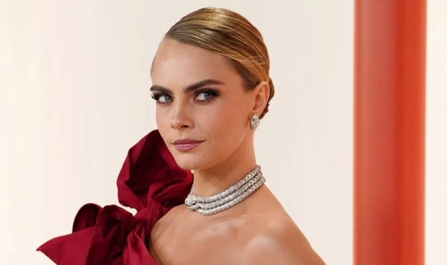 Model Cara Delevingne'in 7 milyon dolarlık malikanesi kül oldu