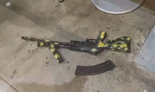 Moskova'daki terör örgütü olayında kullanılan silahlar paylaşıldı