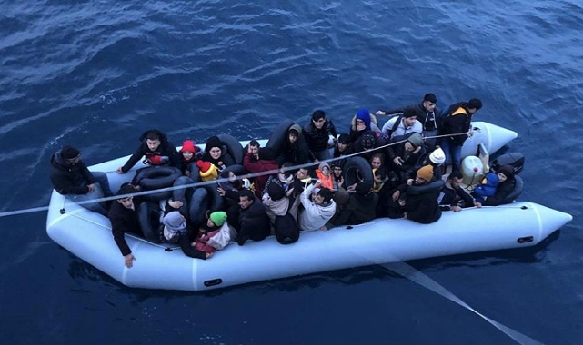 Muğla açıklarında 21 düzensiz göçmen yakalandı