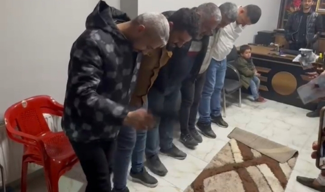 Muhtar adayı mahalleliyi sahurda halaya kaldırdı