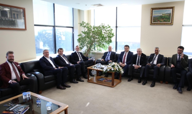 Mustafa Bozbey’den BTSO Başkanı Burkay’a ziyaret
