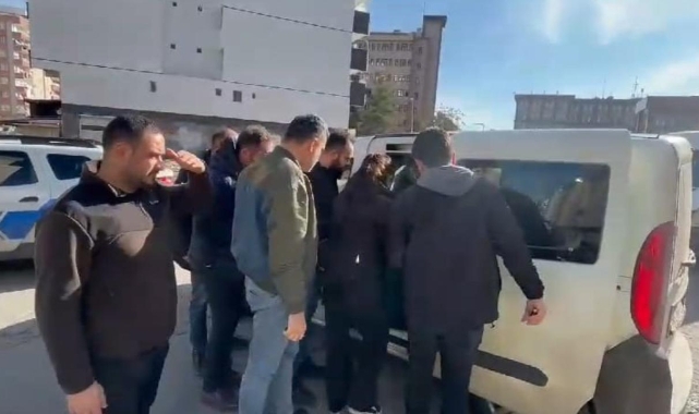 Nevruz etkinliğinde 22 cep telefonu çalan 5 hırsız tutuklandı