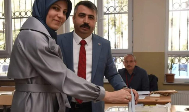 Oktay Yılmaz sandık başında