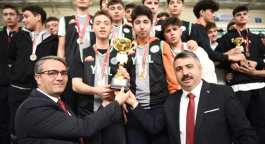 Okul sporları ilçe şenliklerinde görkemli final