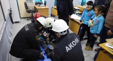 Okulda deprem tatbikatı yapıldı