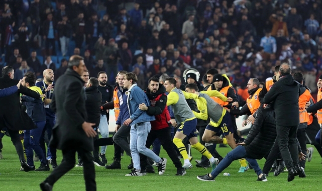 Olaylı maç dünya basınında!