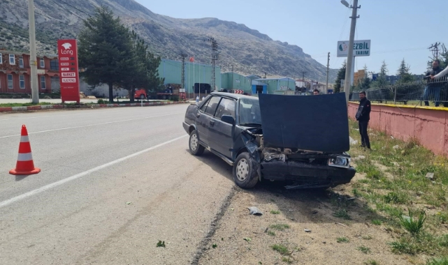 Otomobil yoldan çıktı: 2 yaralı