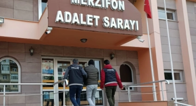 Otomobilinde uyuşturucu çıktı
