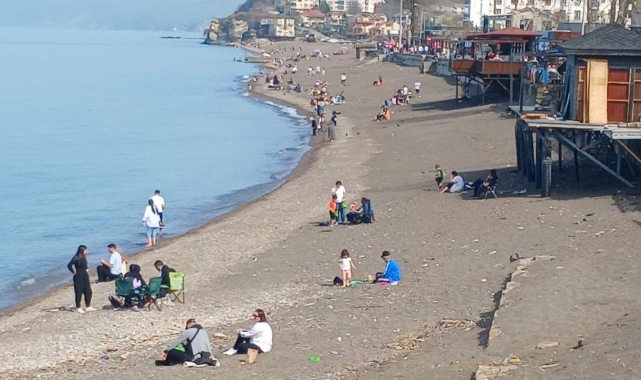Oyunu kullanan sahillere akın etti