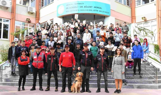 Özel öğrencilere deprem tatbikatı