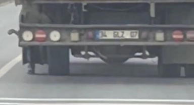 Patlak lastikle trafiğe çıktı