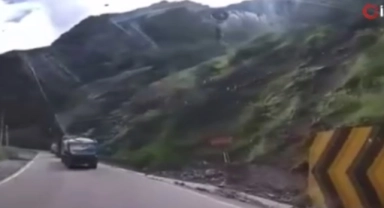 Peru'da dehşet kameraya yansıdı