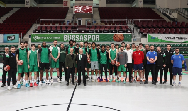 Şadi Özdemir Bursaspor Basketbol Takımı’nı antrenmanda izledi