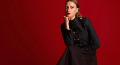 Serenay Sarıkaya Seul'de! Tarzıyla yine gündem oldu